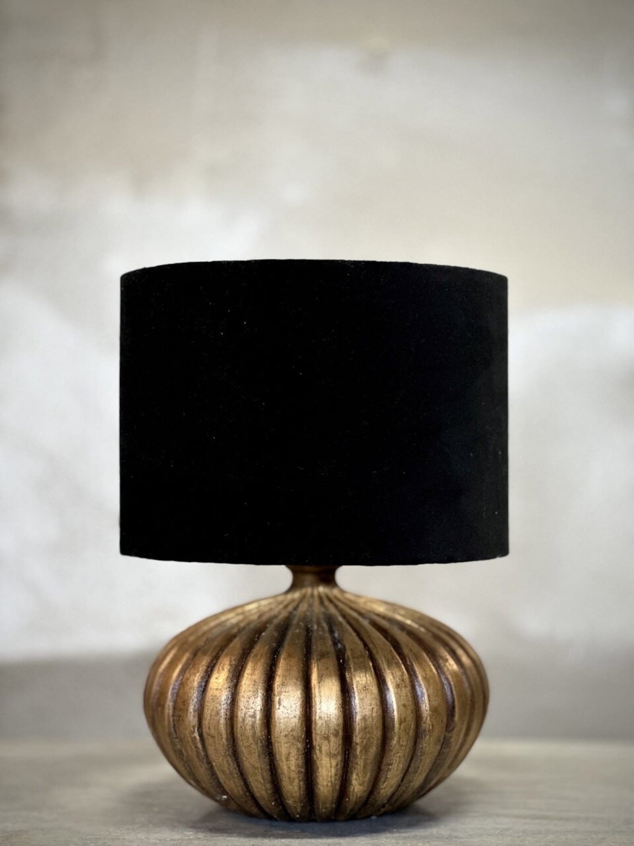 Bordslampa INDAH i mango med svart skärm i sammet Ø23x18 l Ø25x18 - 4