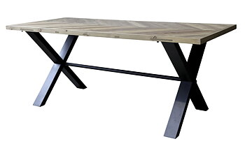 Matbord i fiskbensmönster