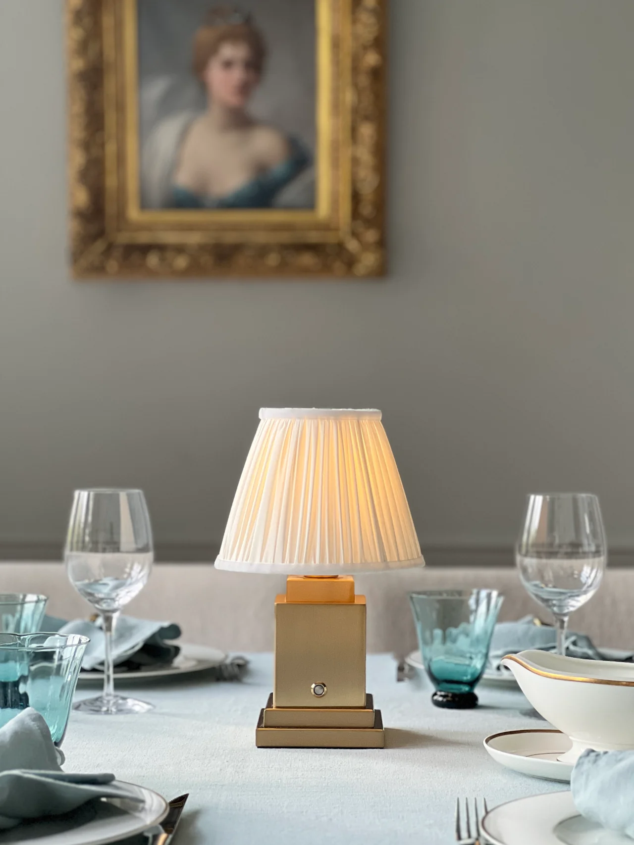 Portabel bordslampa London mässing