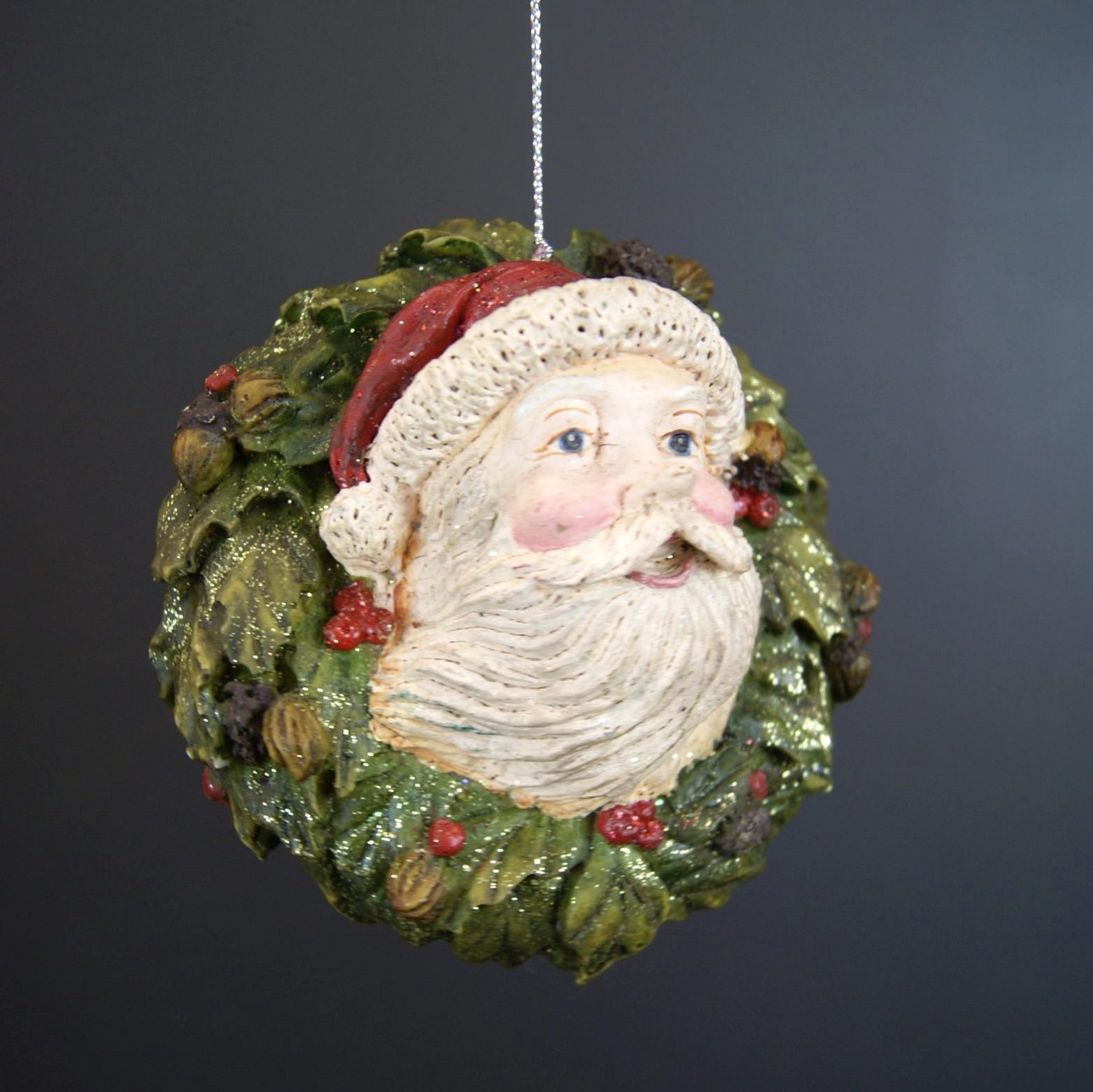 Julkula SANTA HEAD ON WREATH – tomte med krans & hänge 11cm - 2
