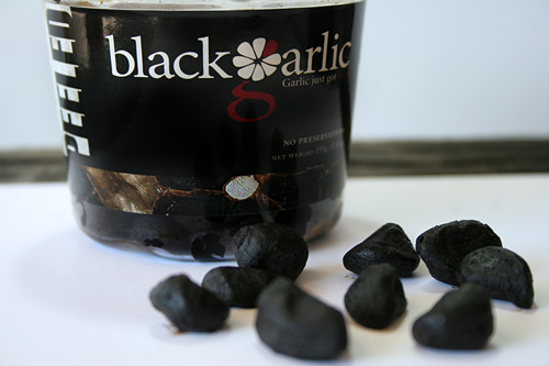 Black Garlic skalade klyftor 50g - 2