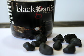 Black Garlic skalade klyftor 50g