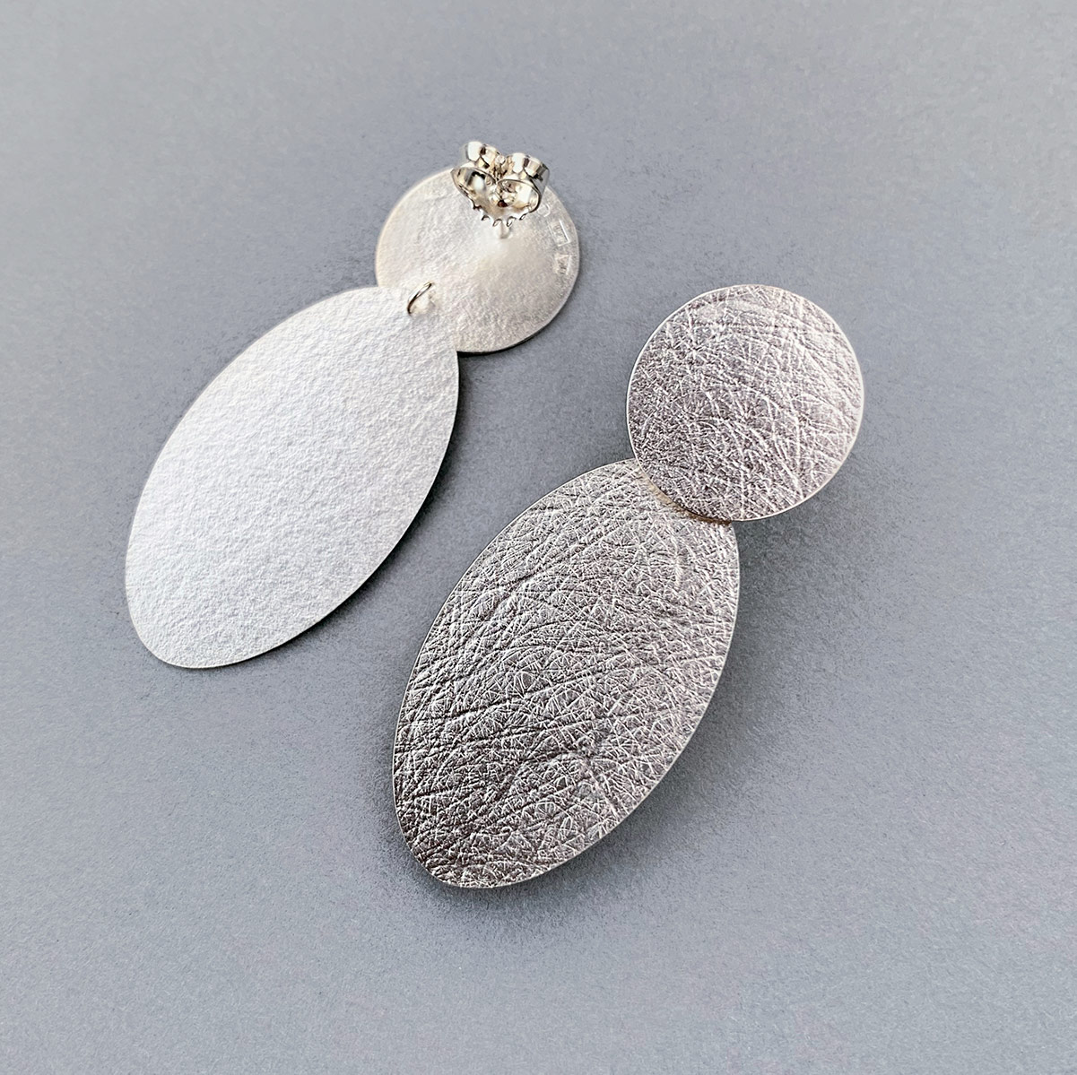 Ohrschmuck mit beweglichem Teil - 2