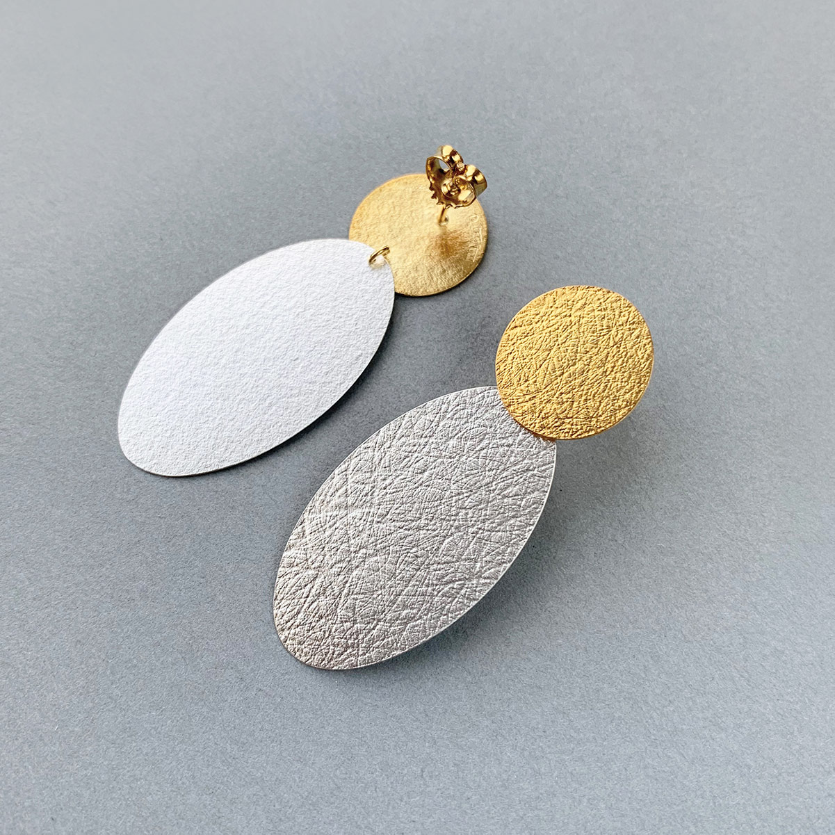 Ohrschmuck mit beweglichem Teil - 2