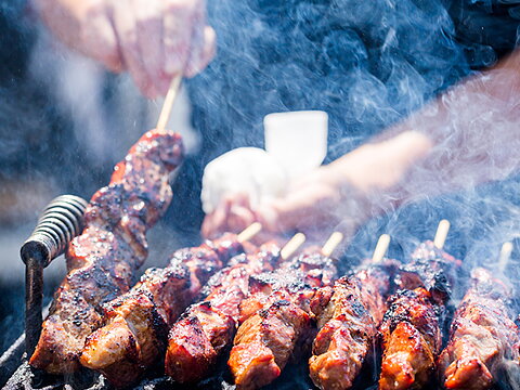 GRILLAR