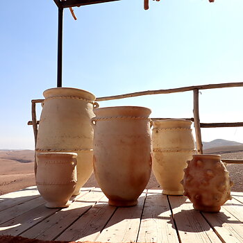 Pot en terre cuite de couleur claire du Maroc