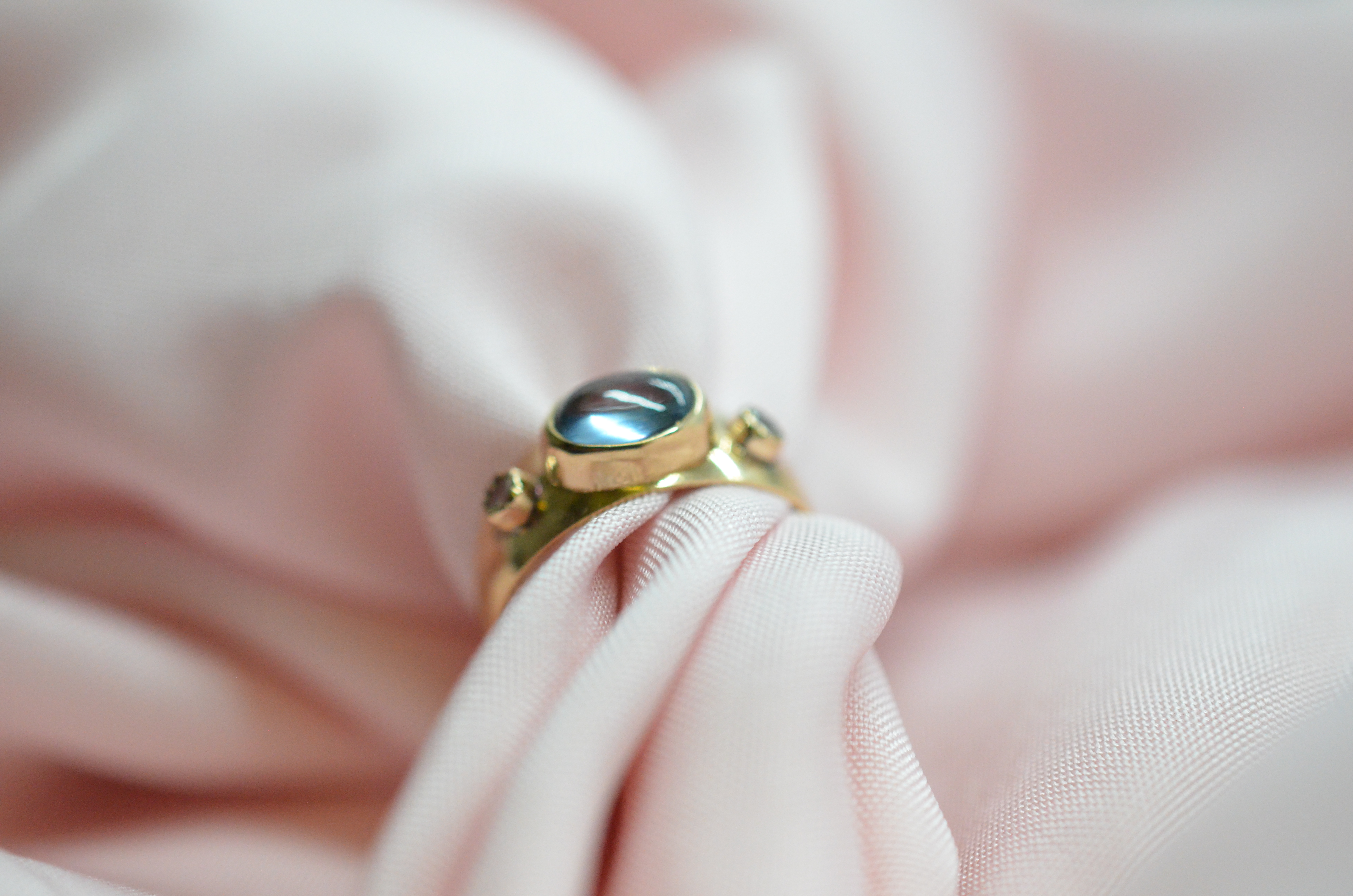 Vintage 18k ring med ljusblå sten, 1961 - 3