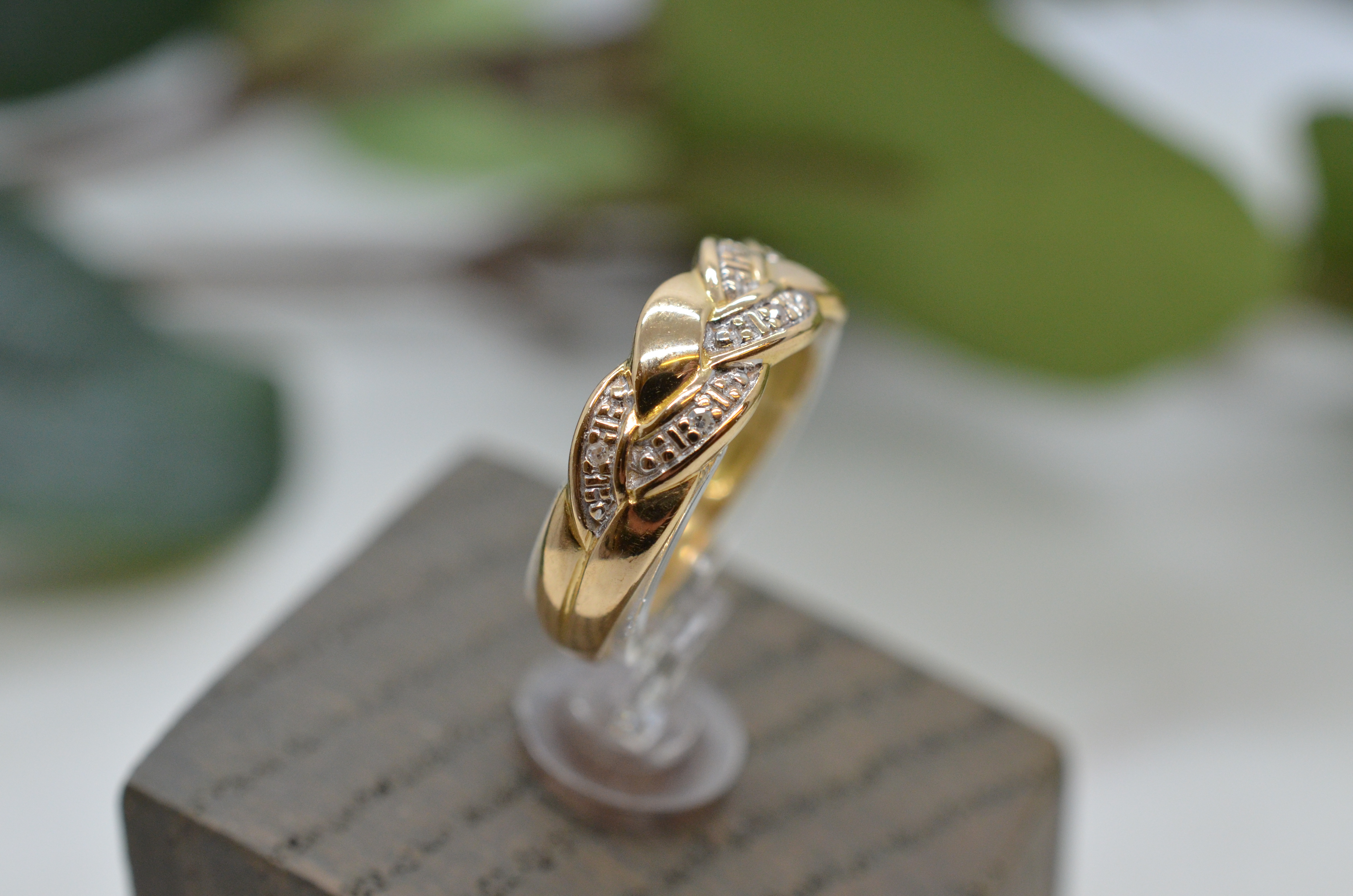 Second Hand 18k ring with diamonds - 2