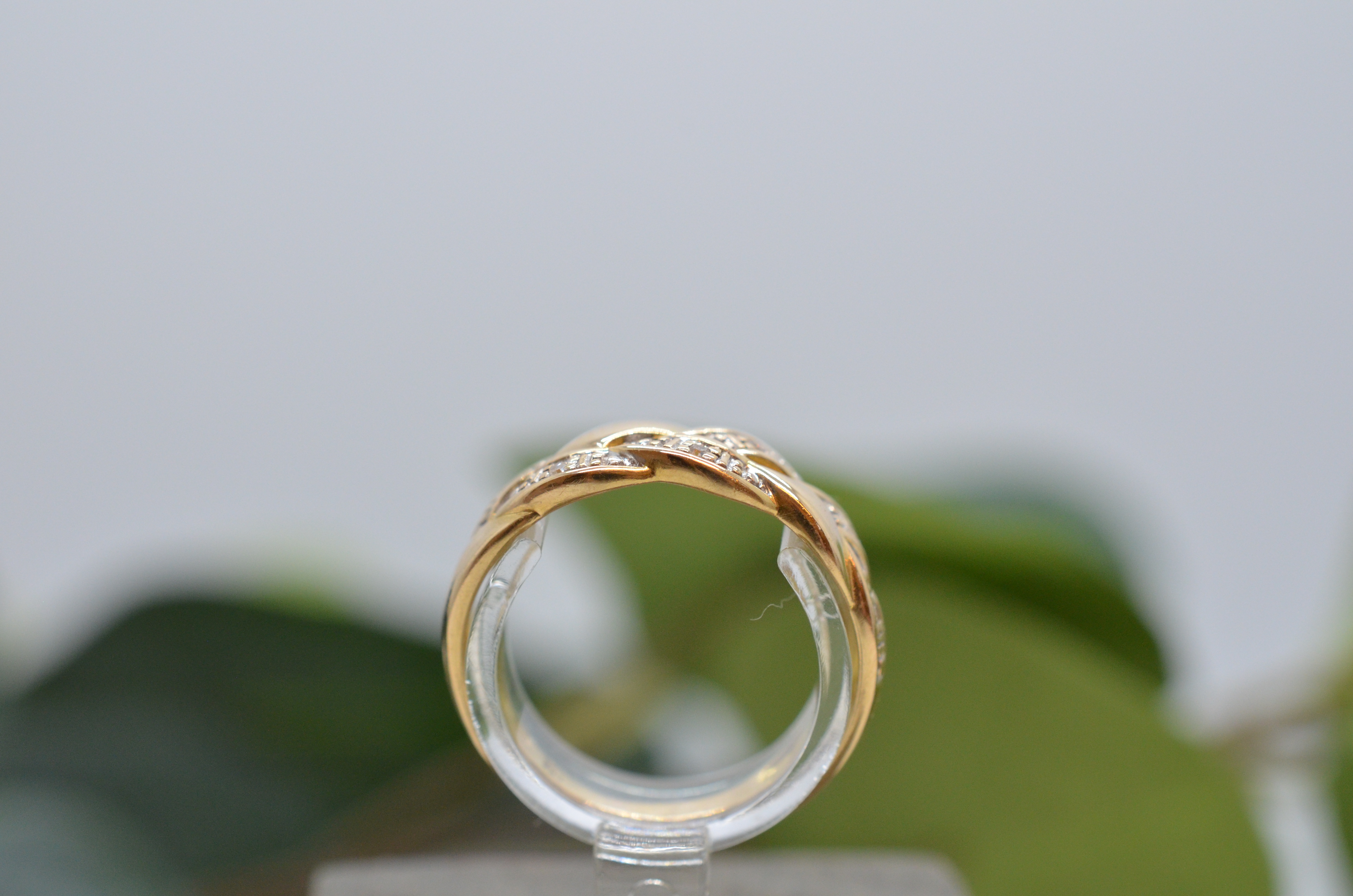 Second Hand 18k ring with diamonds - 3