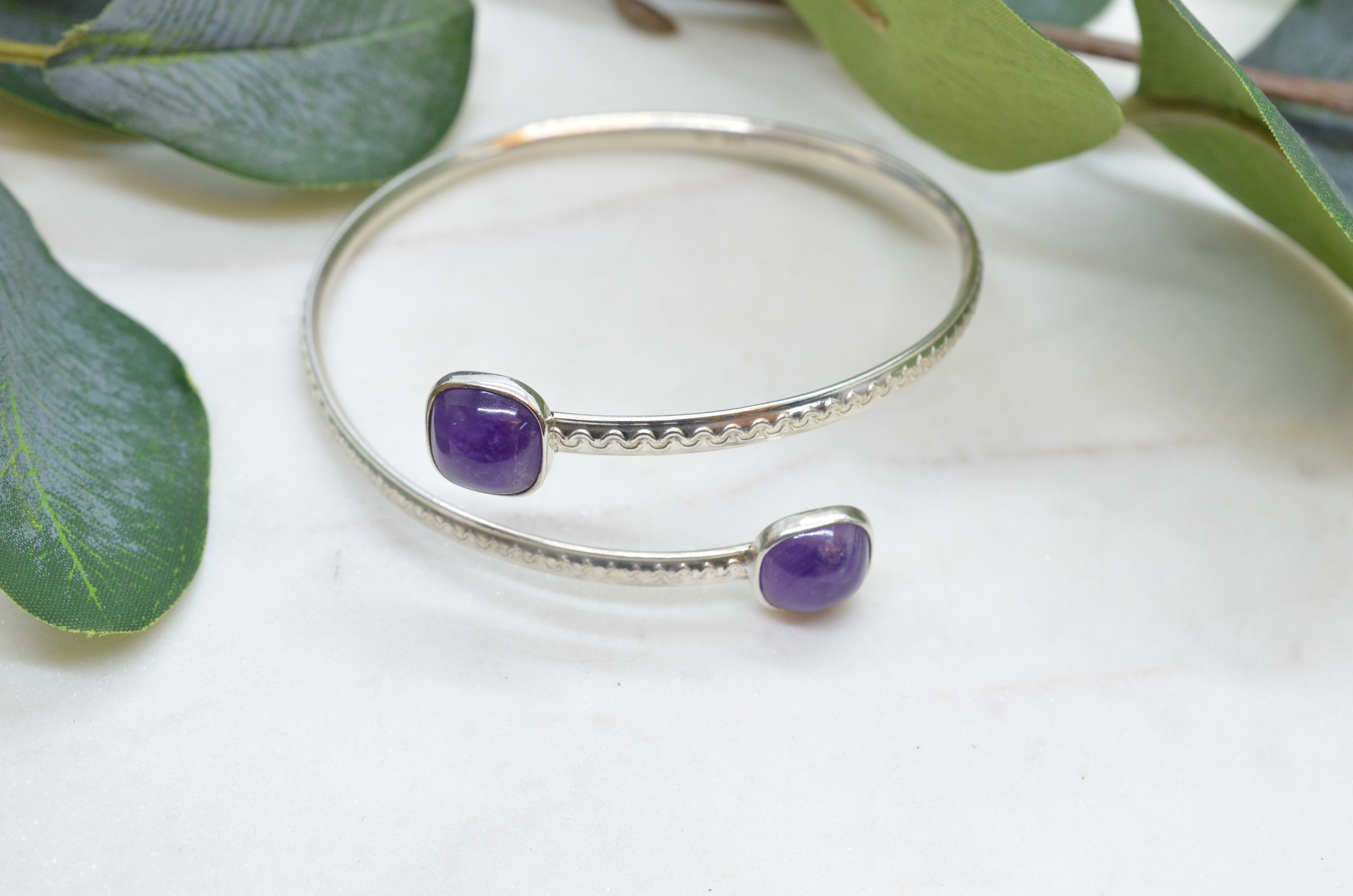 Vintage silverarmring med lila stenar - 2