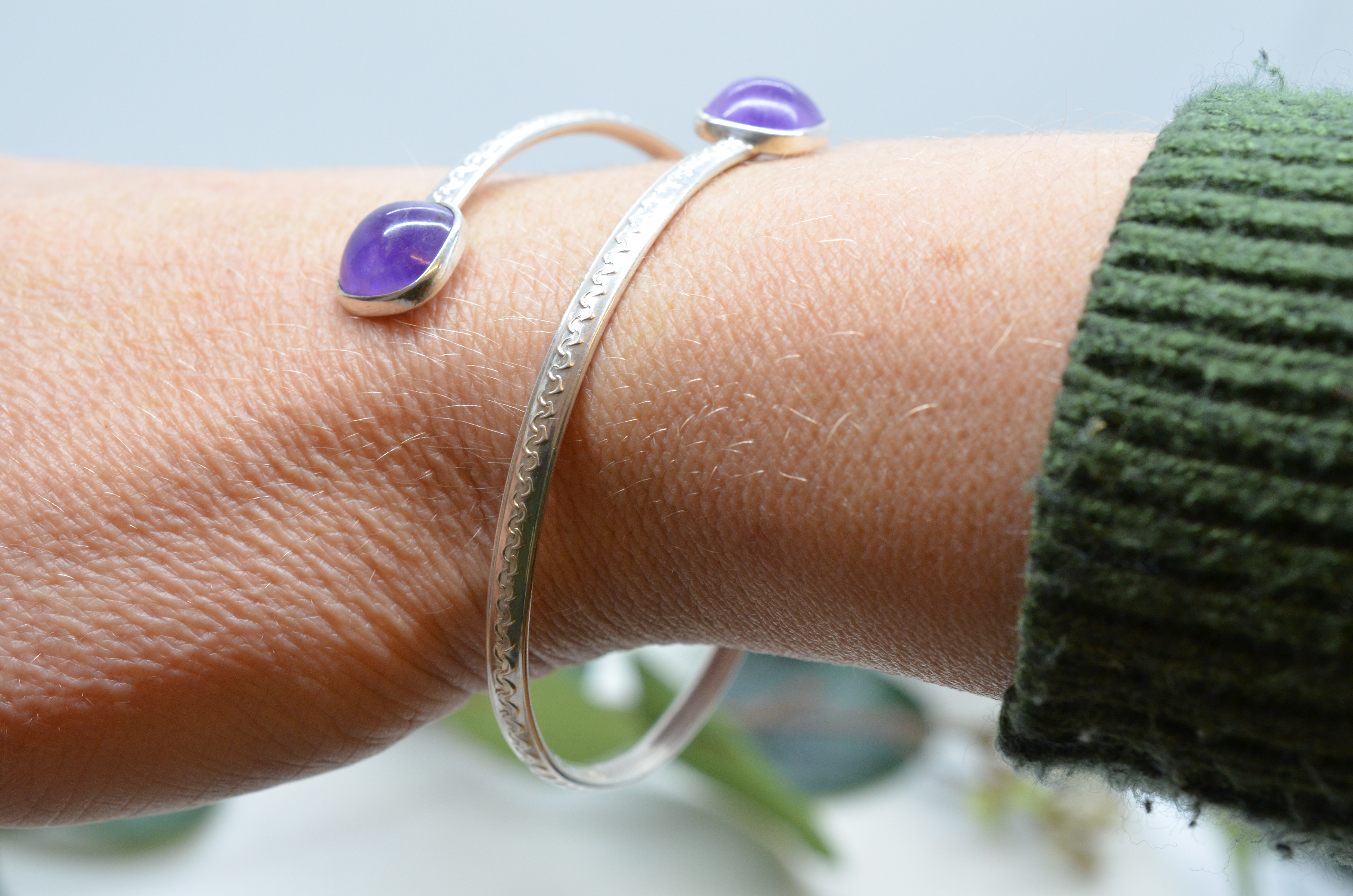 Vintage silverarmring med lila stenar - 4