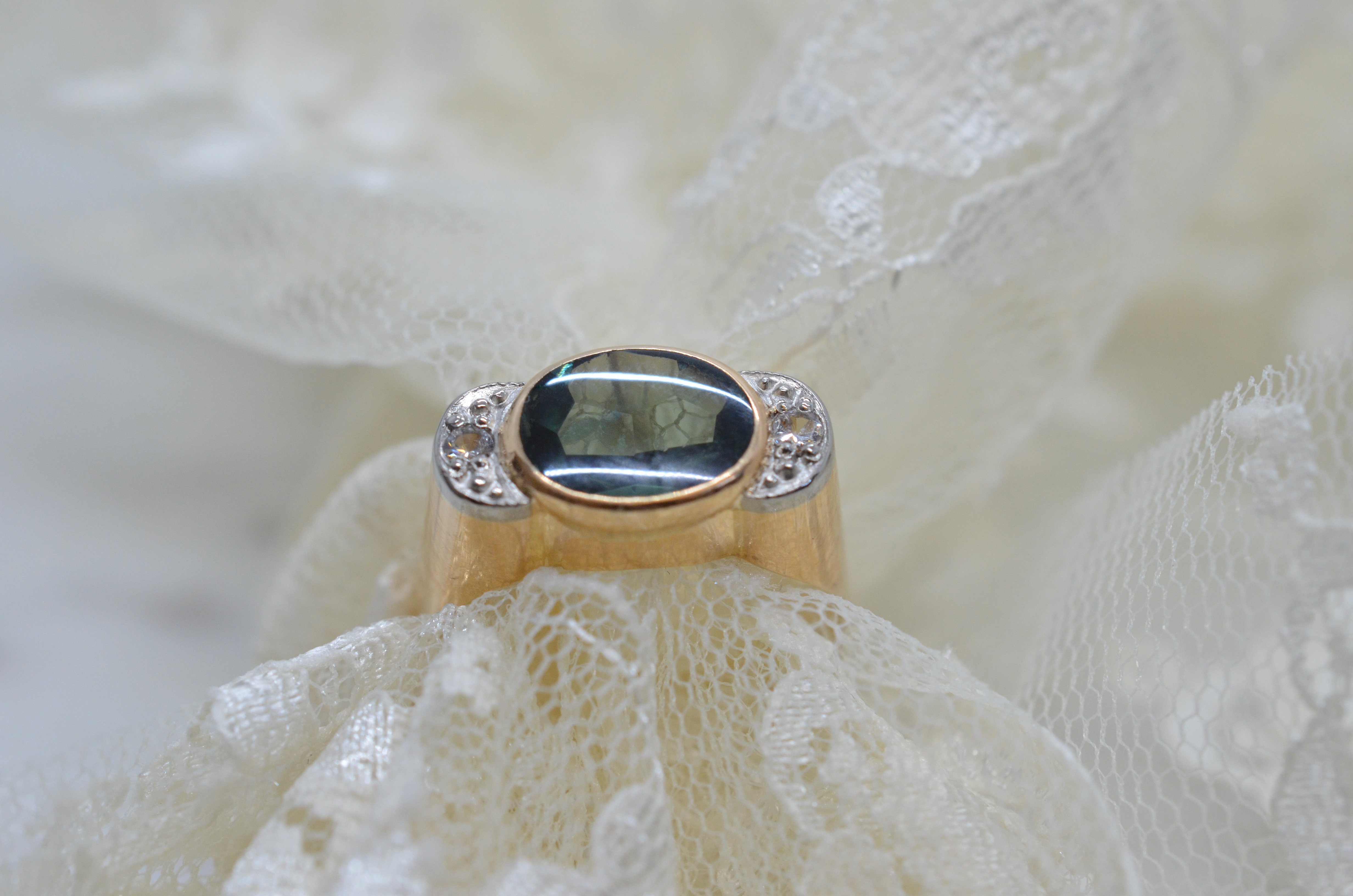 Vintage 18k ring with green stone, 1961 - 3