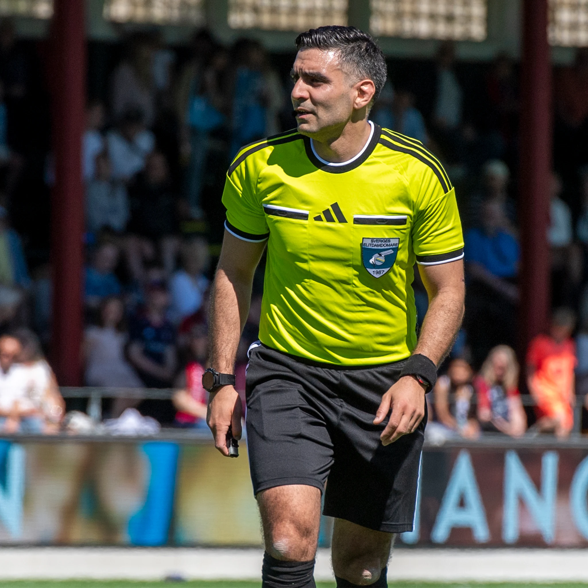 George Jansizian con l'orologio per arbitri Spintso S2 Pro