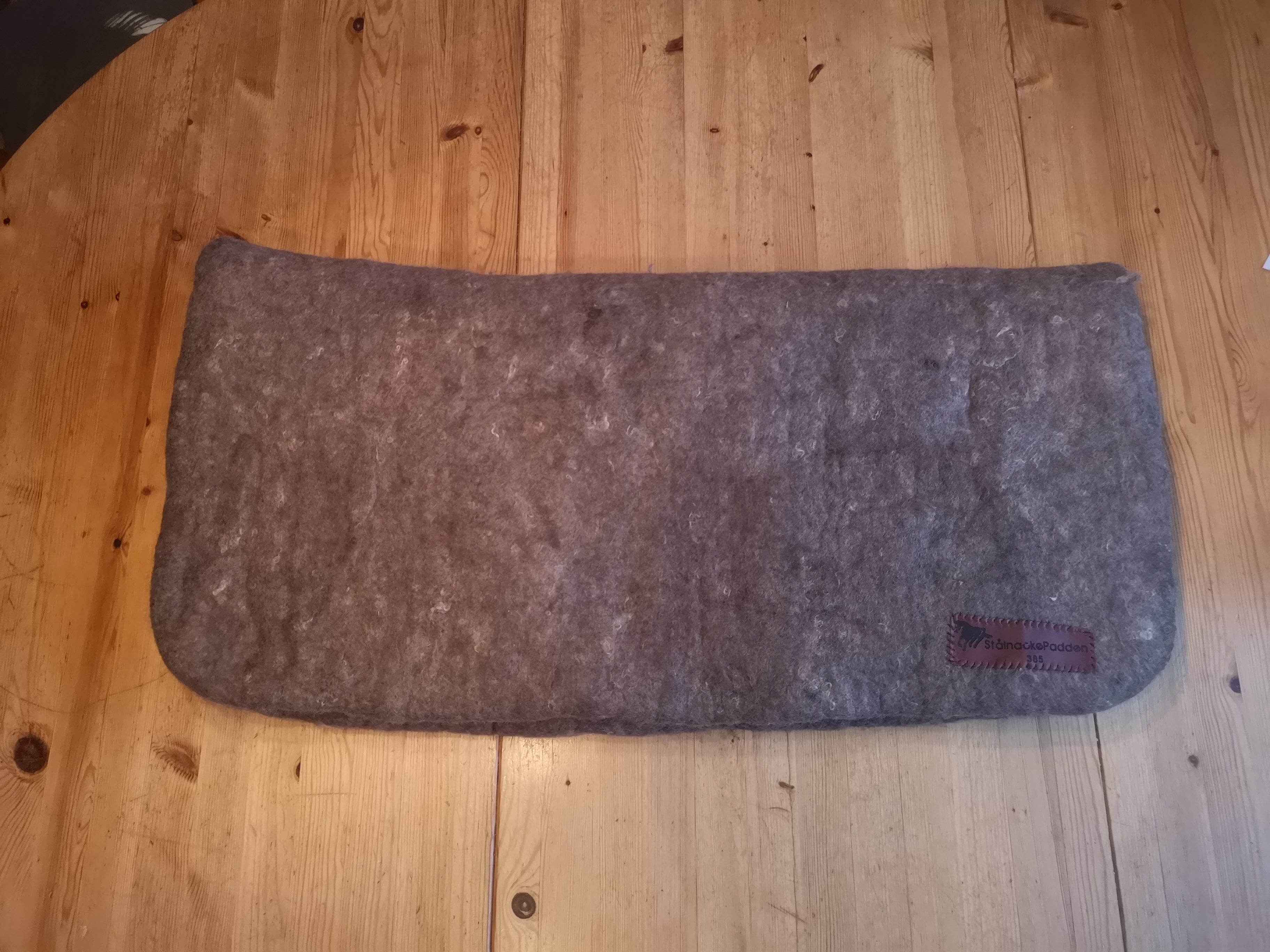 Natur grå sadelpad