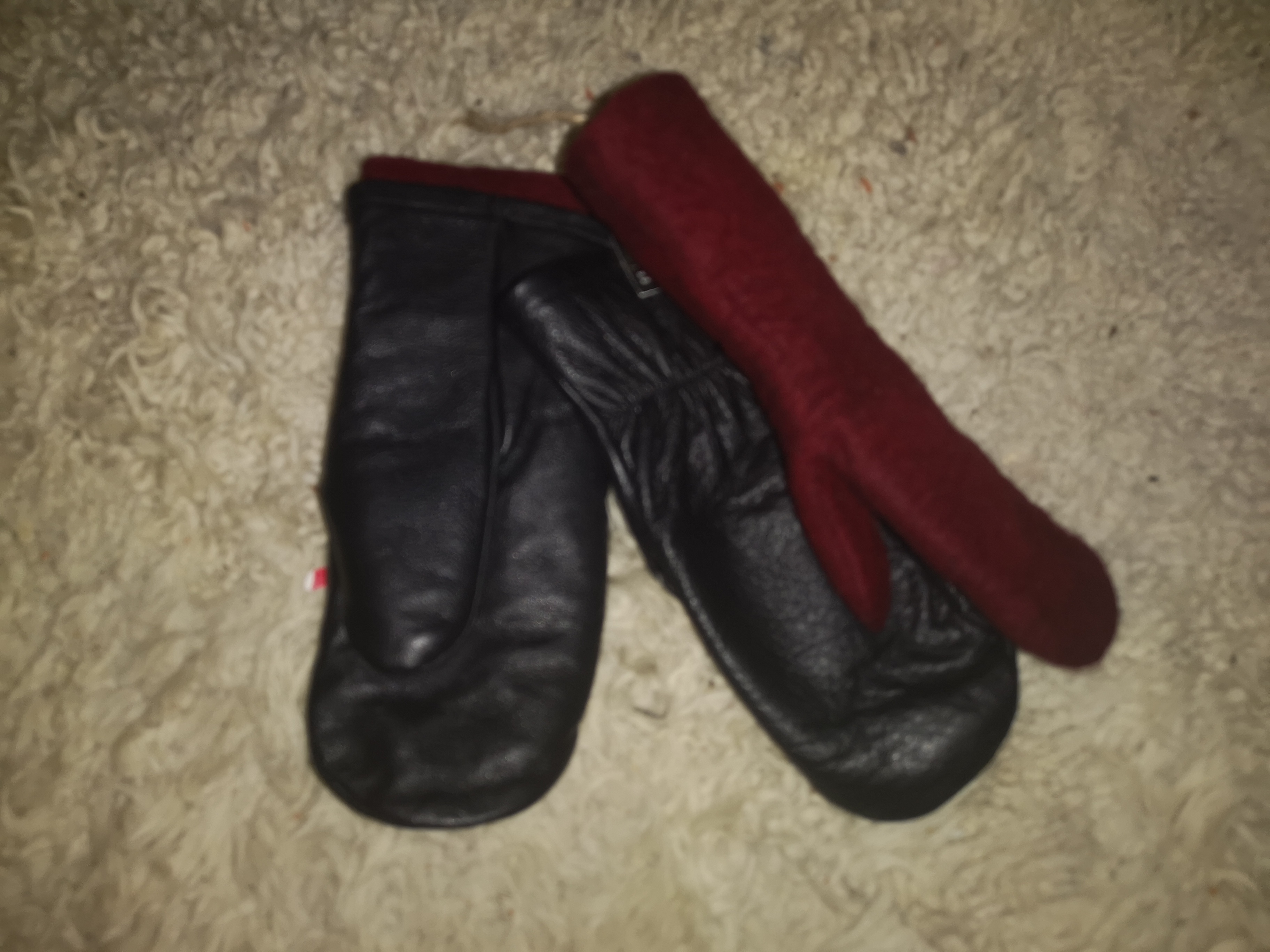 Paket Järvhandsken, modell smidig och tovad innervante.