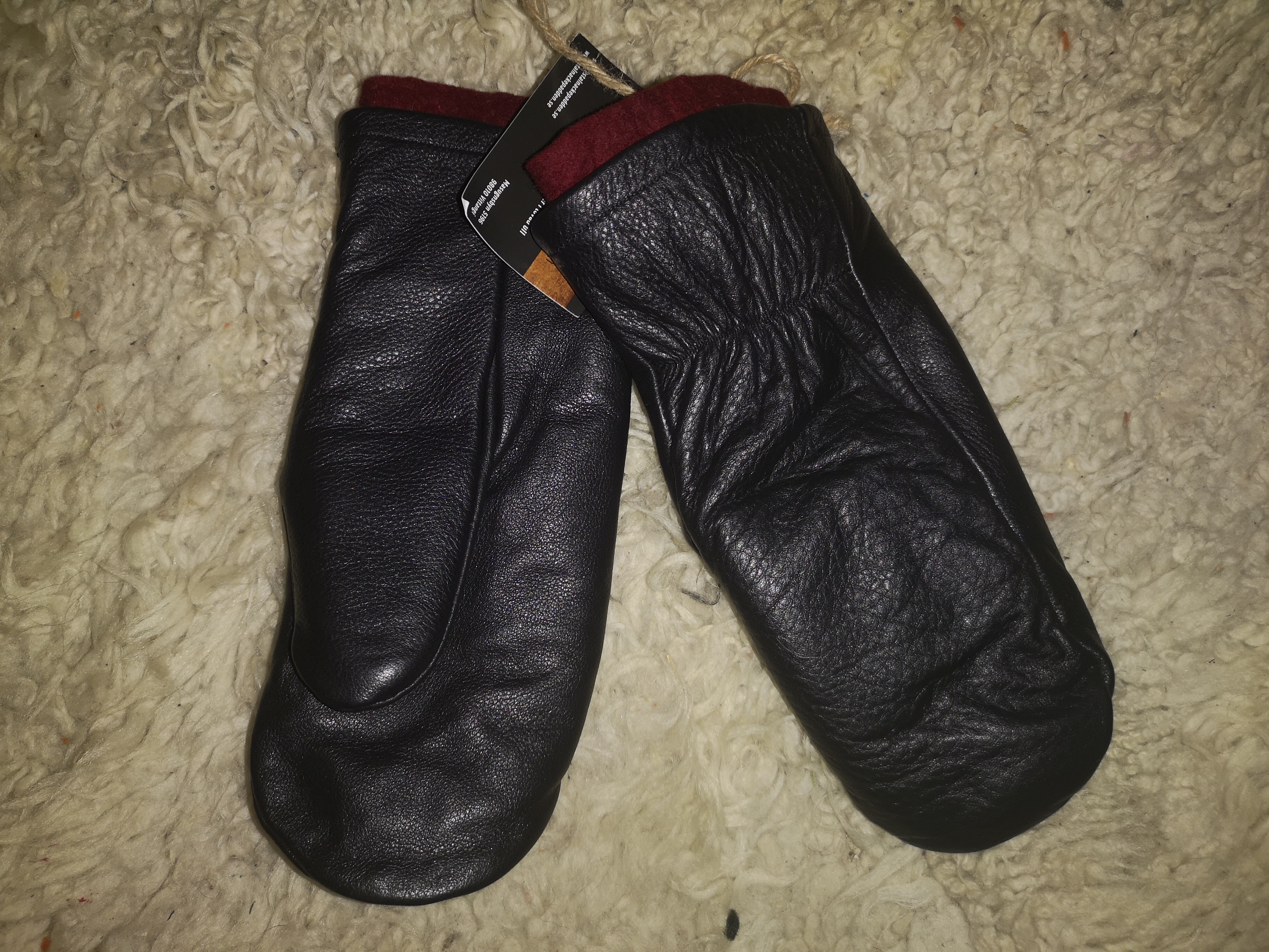Paket Järvhandsken, modell smidig och tovad innervante.