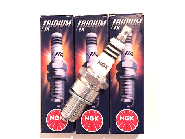 One  BR8EIX Iridium sparkplug for adaptor