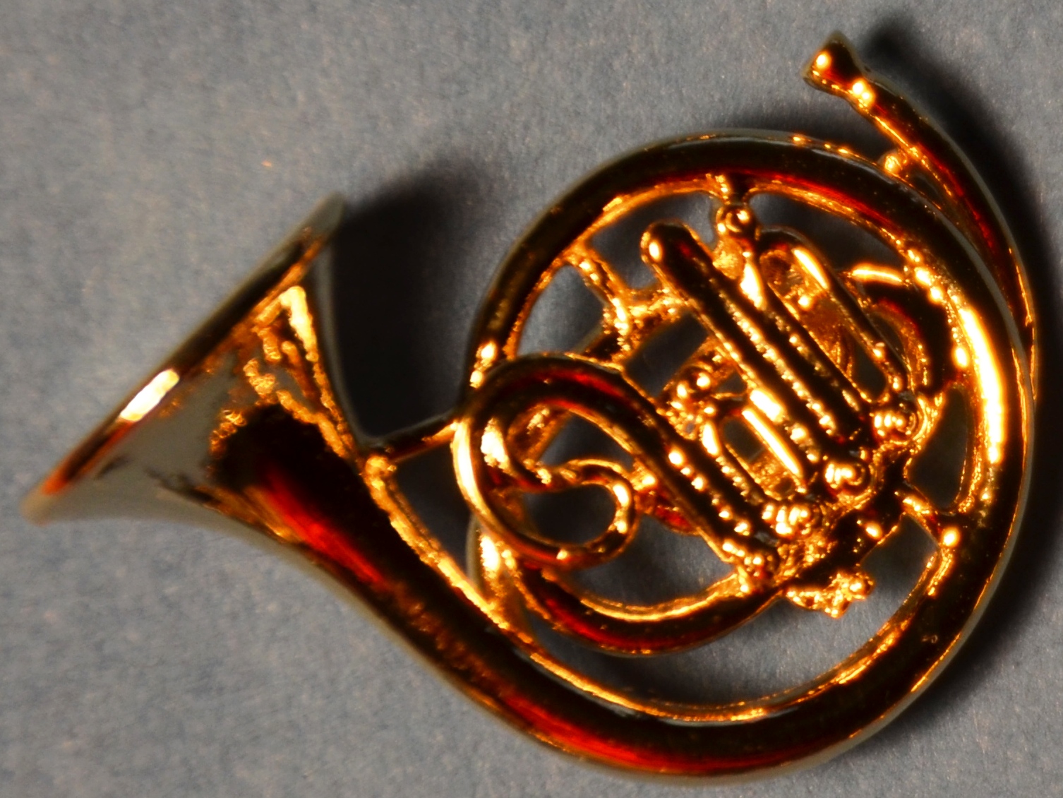 Pin Horn Guld