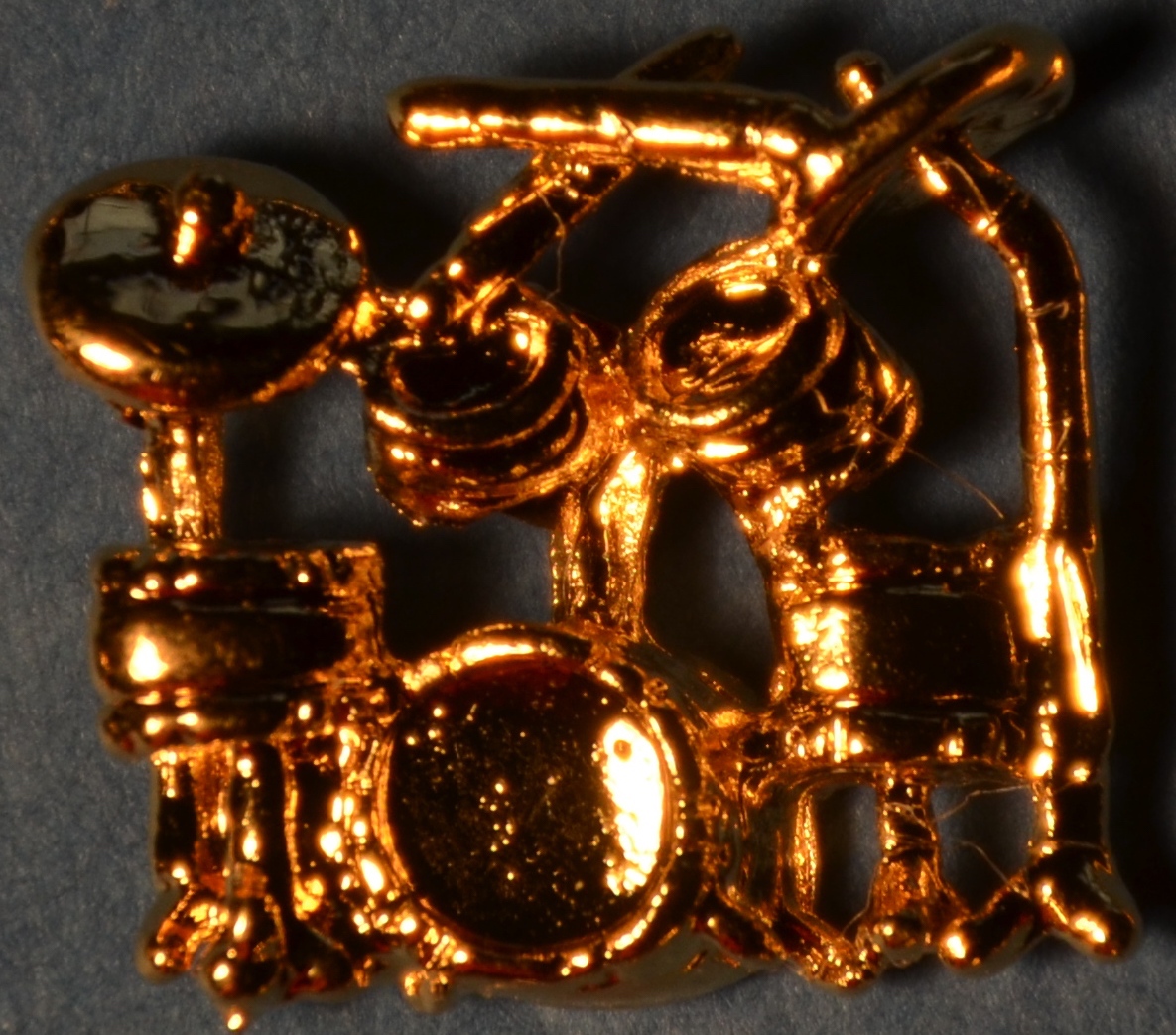Pin Trumset Guld