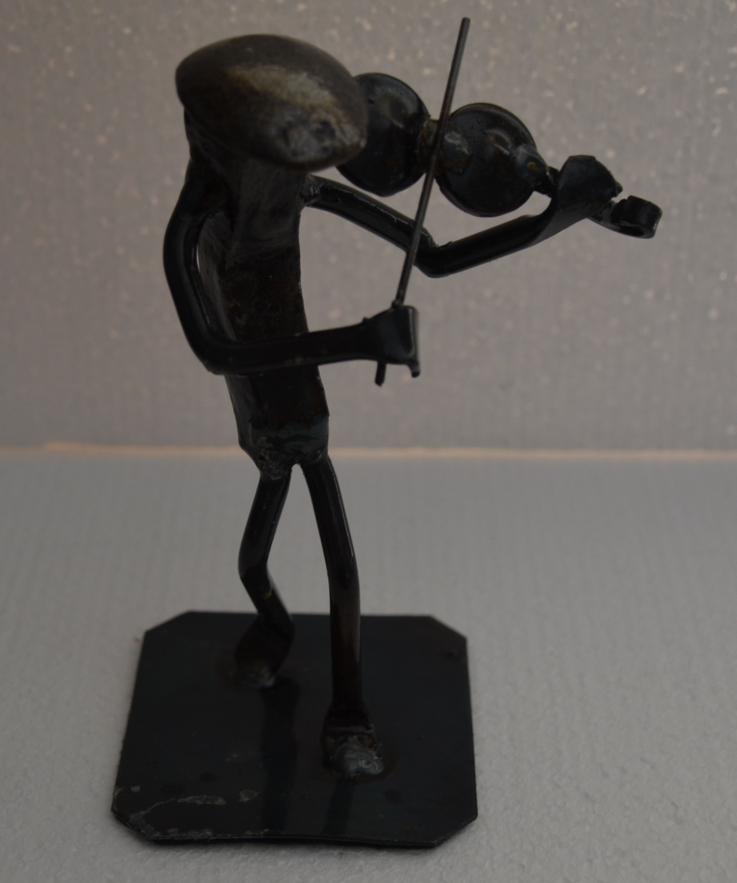 Metallfigur Violinist