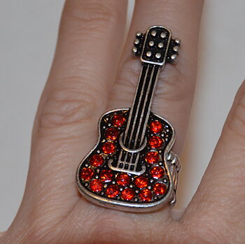 Ring Gitarr Strass Röd