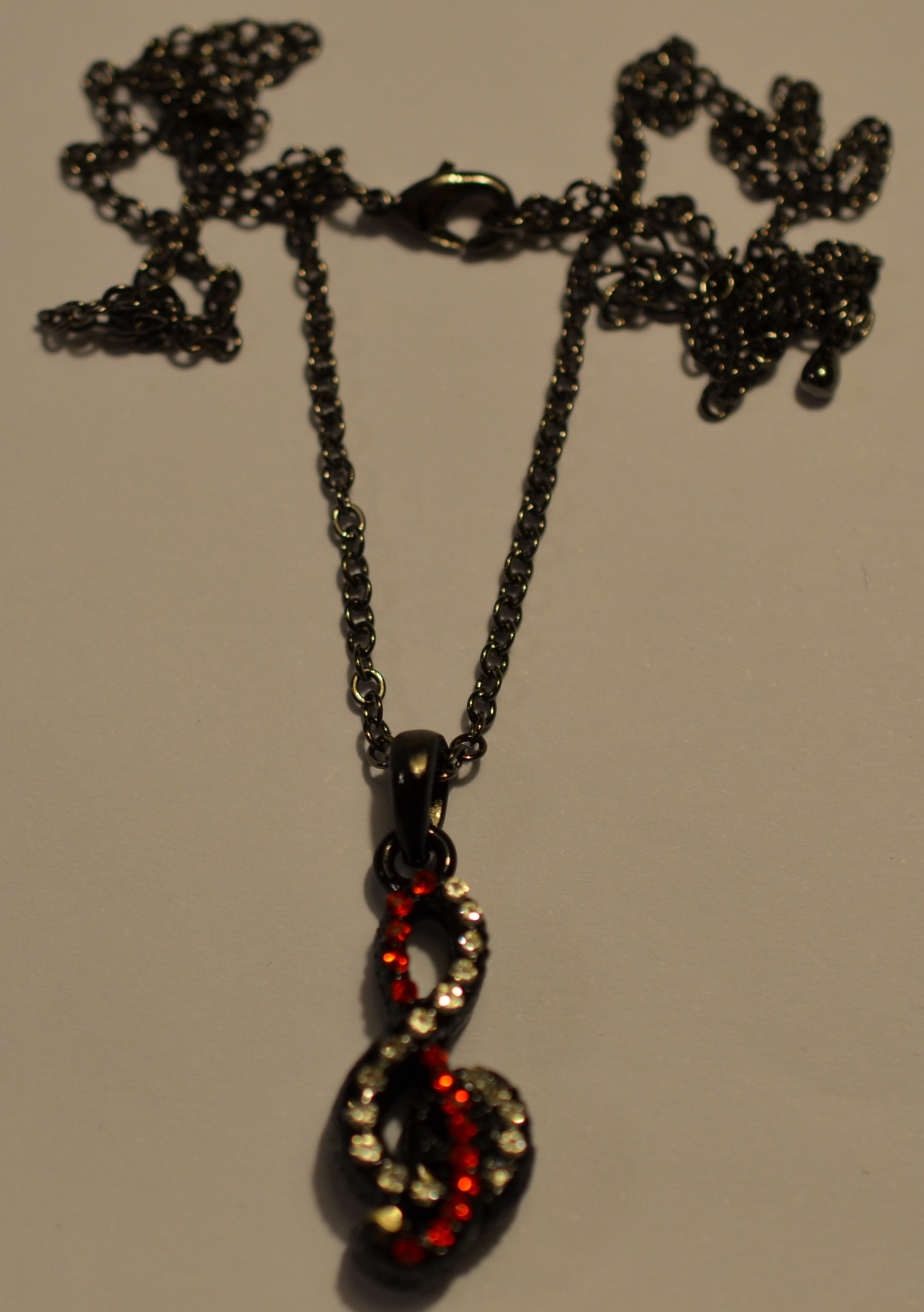 Halsband G-Klav Röd-Vit