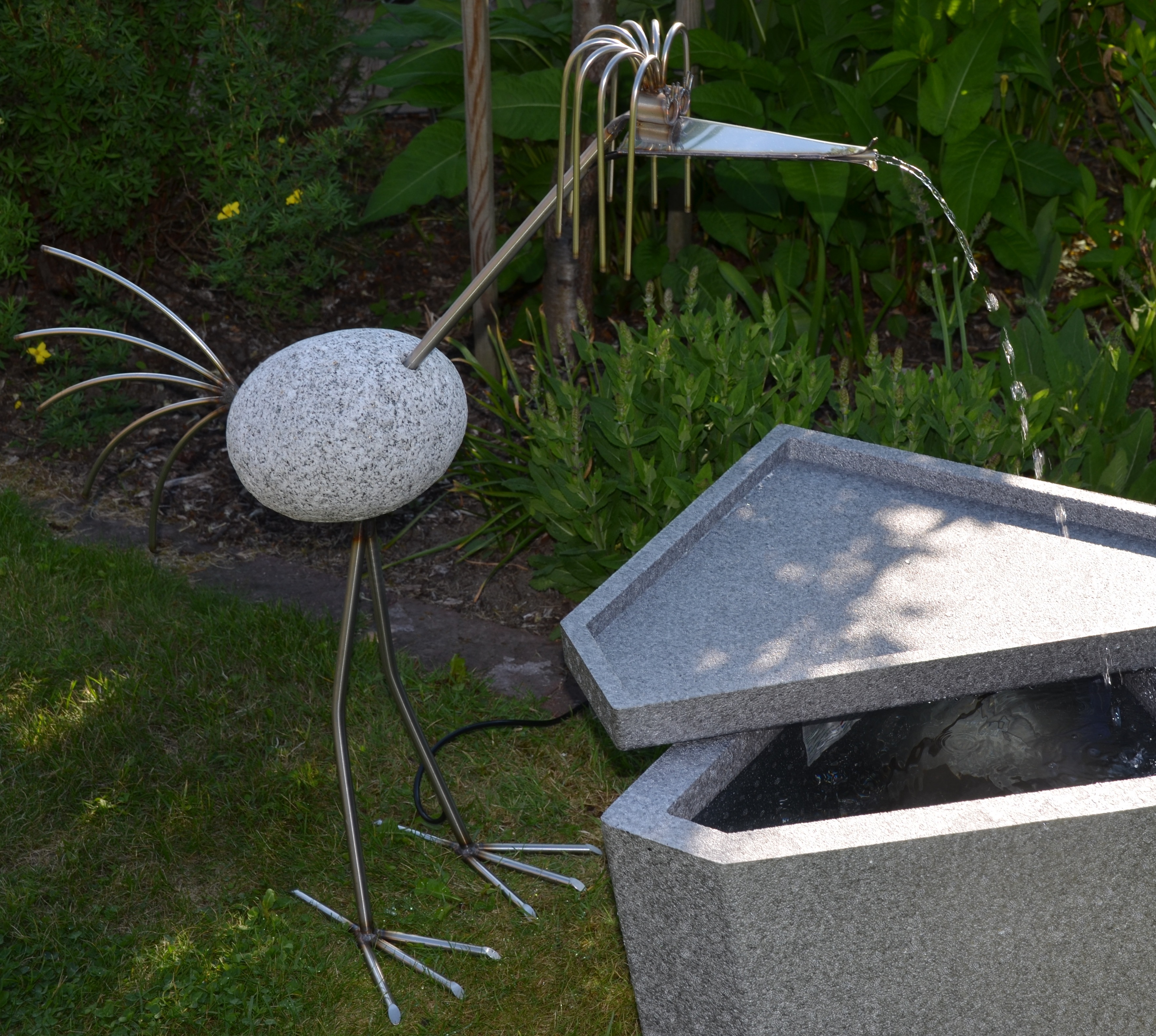 Stenfågel Med Vattenpump XXL - 2