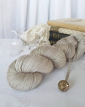 Emelilyknits Dreamy Silk 100g  Delight