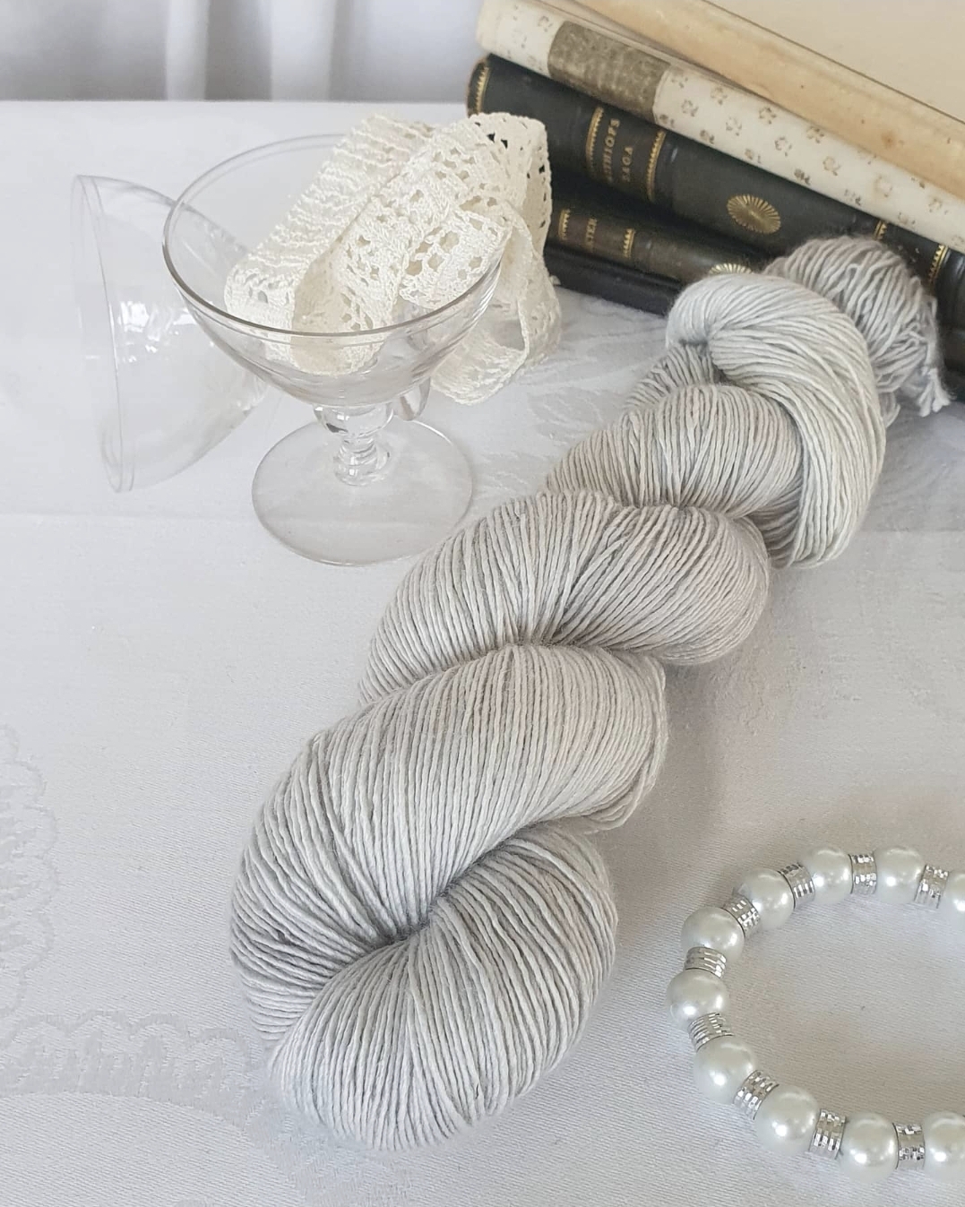 Emelilyknits Dreamy Silk 100g  Finesse