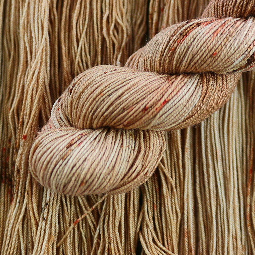 Emelilyknits handfärgat Sockgarn 50g Rotvältan