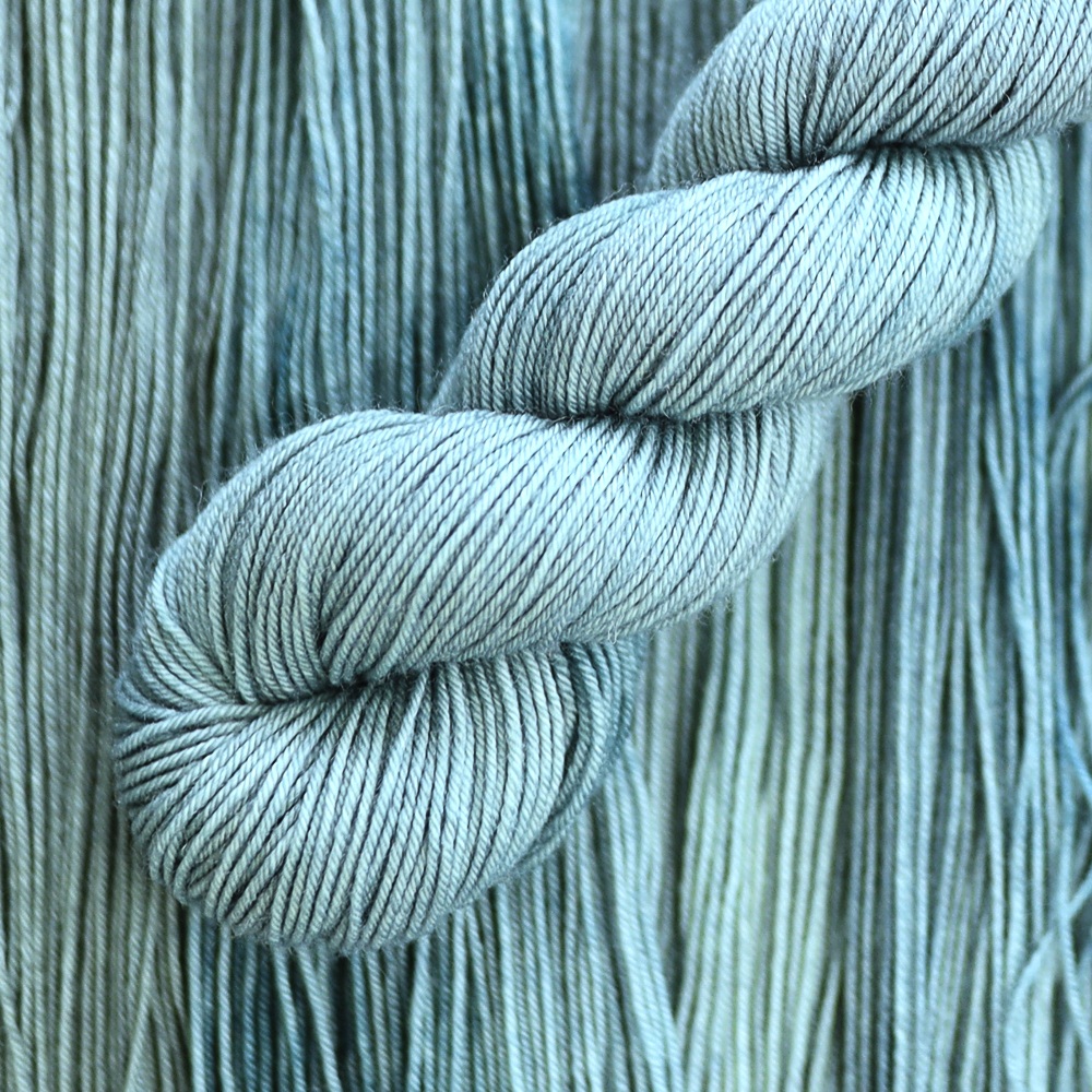 Emelilyknits handfärgat Sockgarn 50g Källan