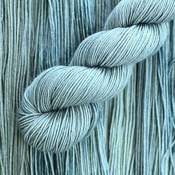 Emelilyknits handfärgat Sockgarn 50g Källan