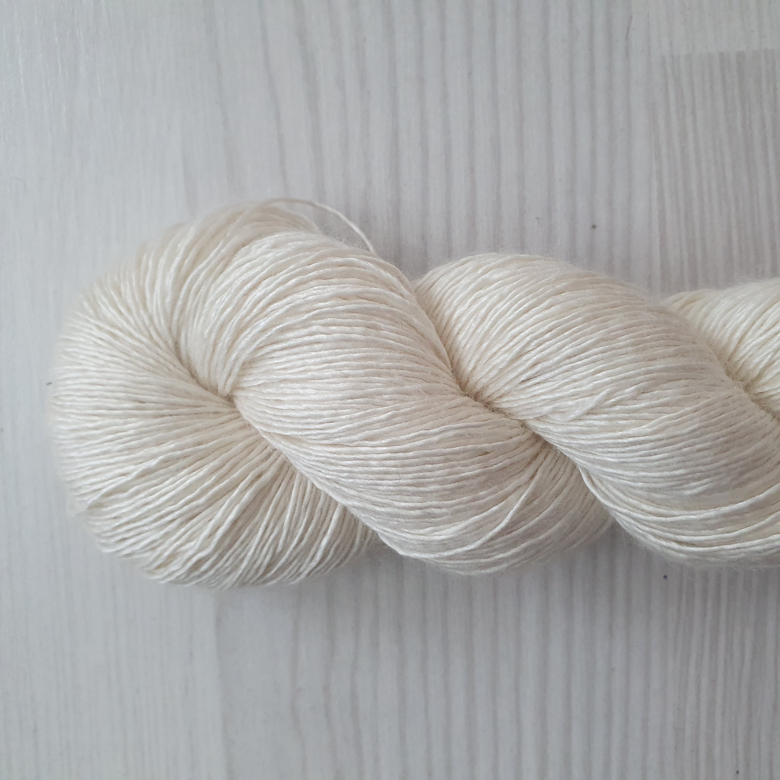 Emelilyknits Dreamy Silk 100g Plain White