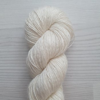 Emelilyknits Dreamy Silk 100g Plain White