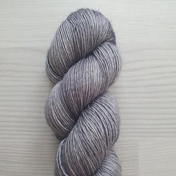 Emelilyknits Dreamy Silk 100g Shark