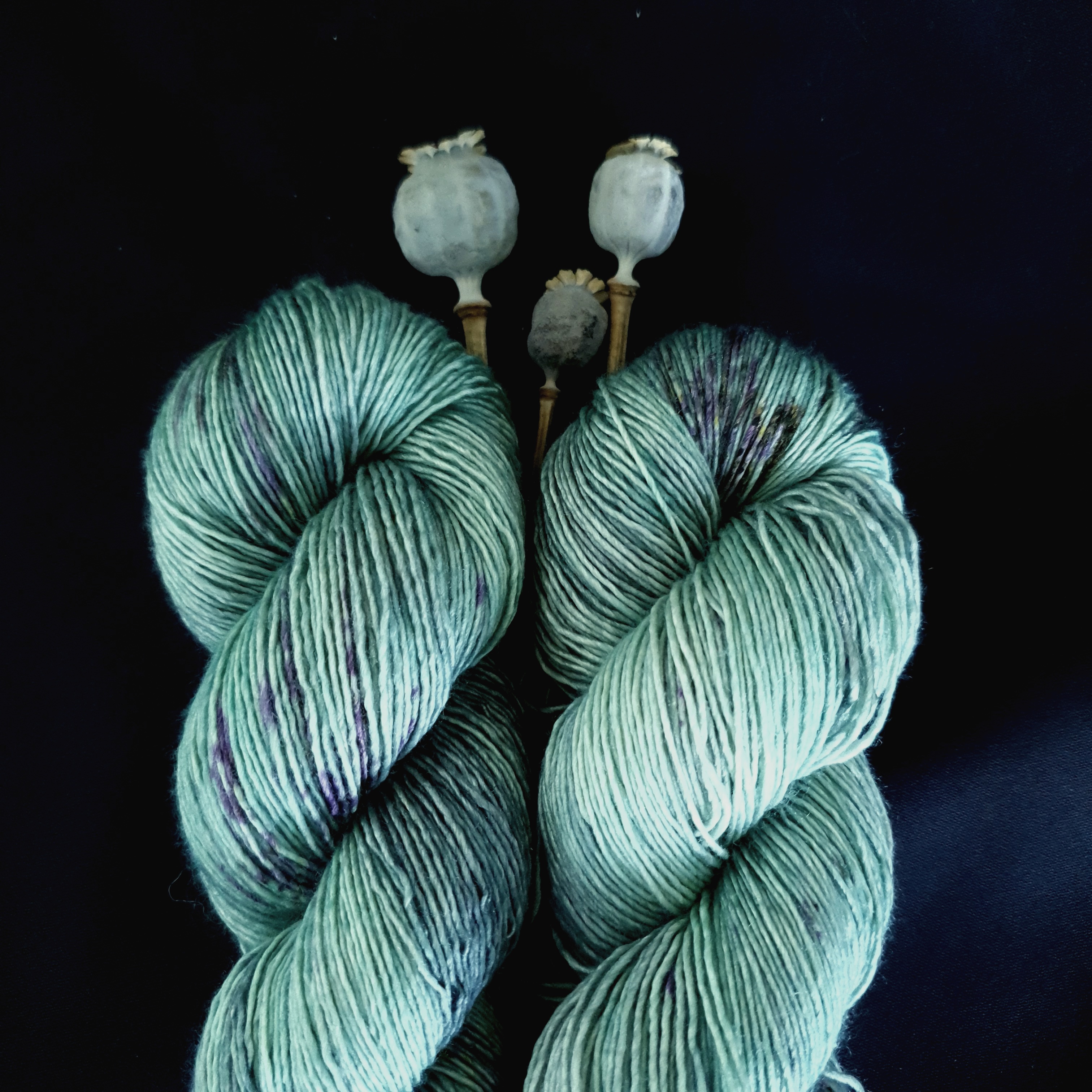 Emelilyknits Dreamy Silk 100g Artichoke Flower