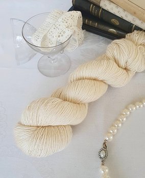 Emelilyknits Dreamy Silk 100g  Grace