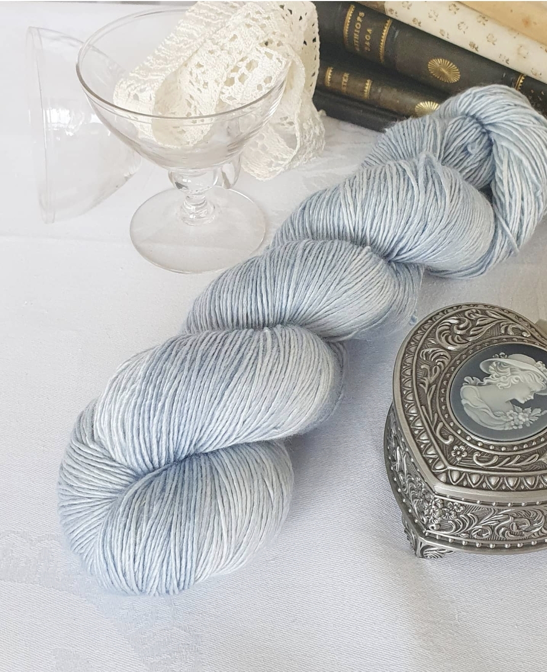 Emelilyknits Dreamy Silk 100g  Charm