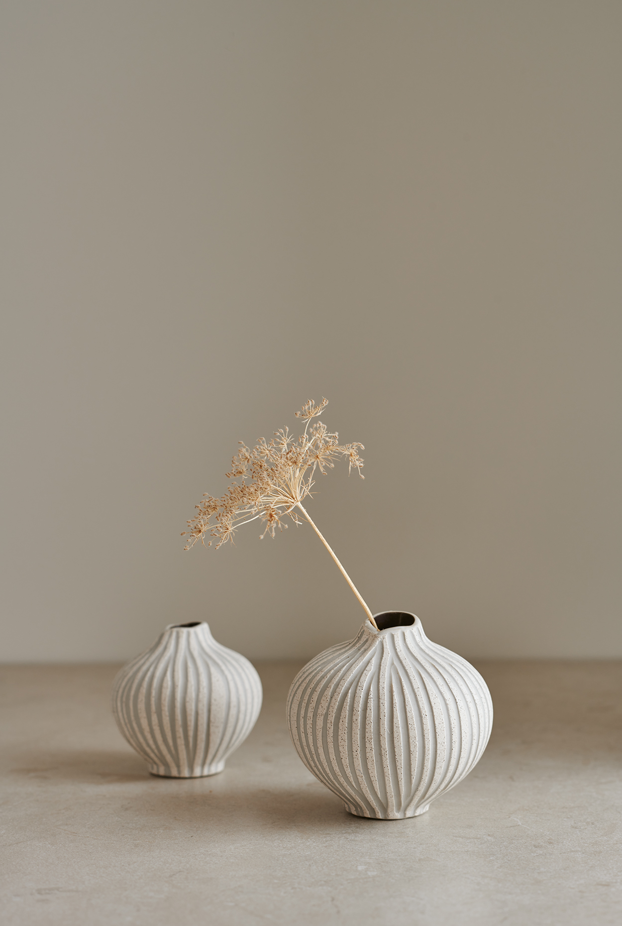 Vase LINE medium Sand White Cut - 4