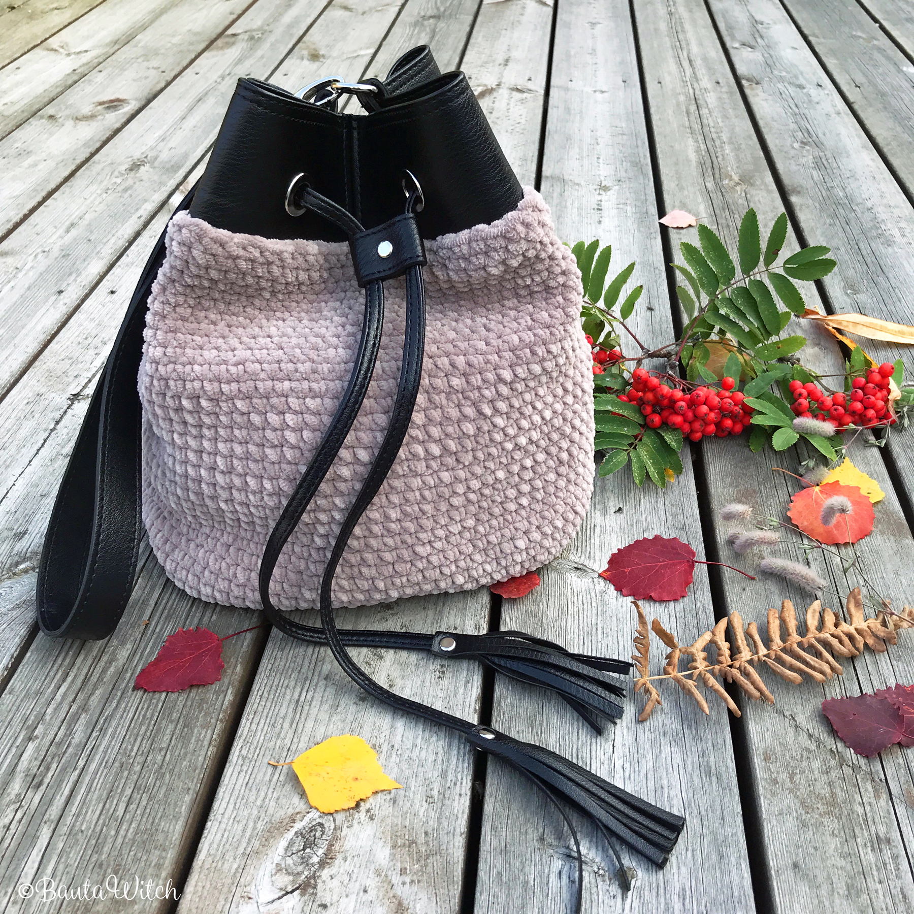 Materialkit till bohoväska i sammetsgarn, beige och svart