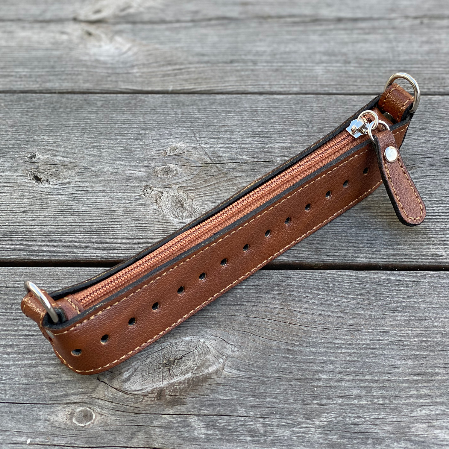 Ovandel 20 cm med dragkedja, vintage konjak