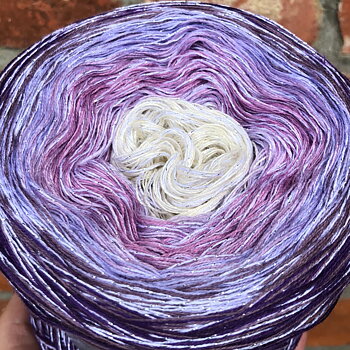 LoLa YarnCake Glitter, Purple Wedding (750 m)