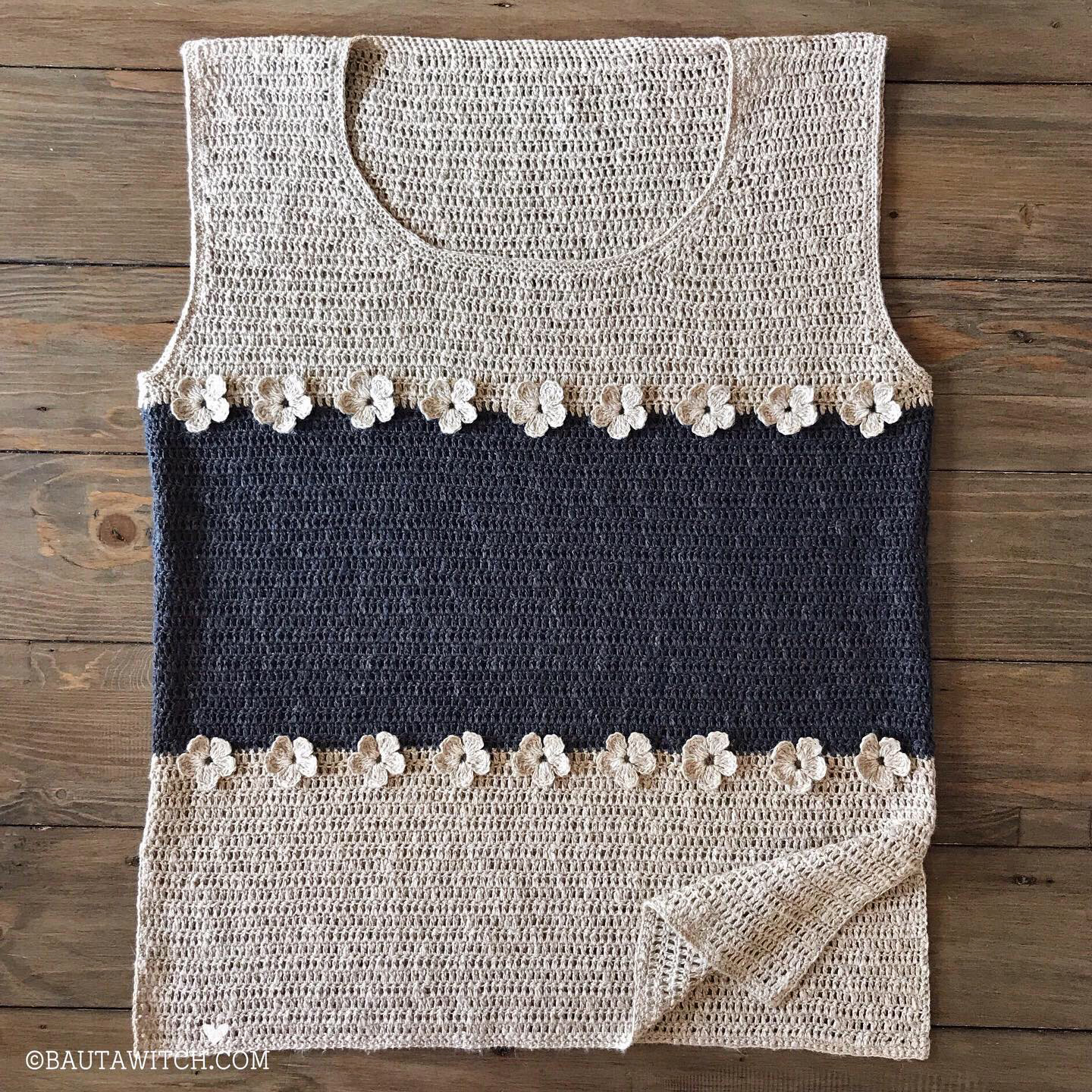 "Linne-a", oversized topp med blommor i linnegarn - 2