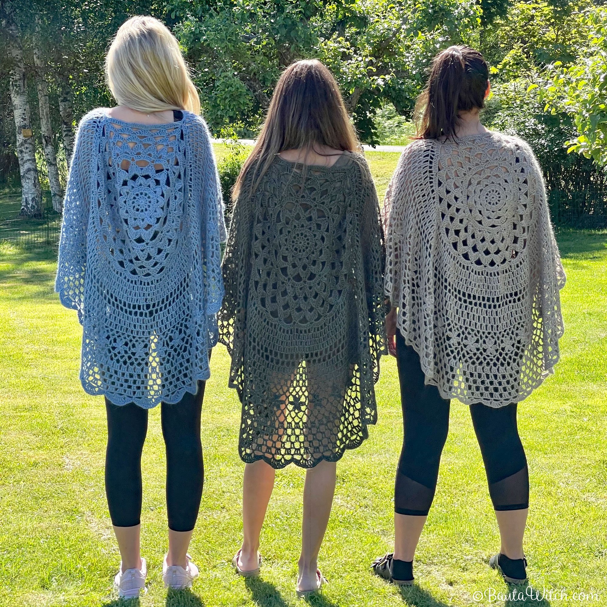 Garnpaket till enfärgad romantisk asymmetrisk poncho, blå - 2