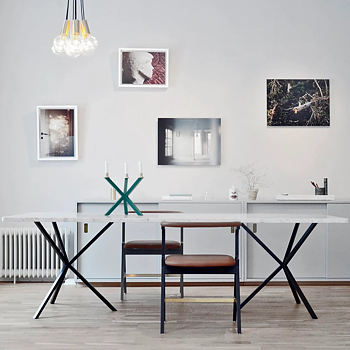 Matbord NEB Rektangulär med skiva i Carrara marmor