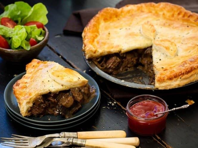 Fray Bentos Minced Beef & Onion Pie (425 g) - 2