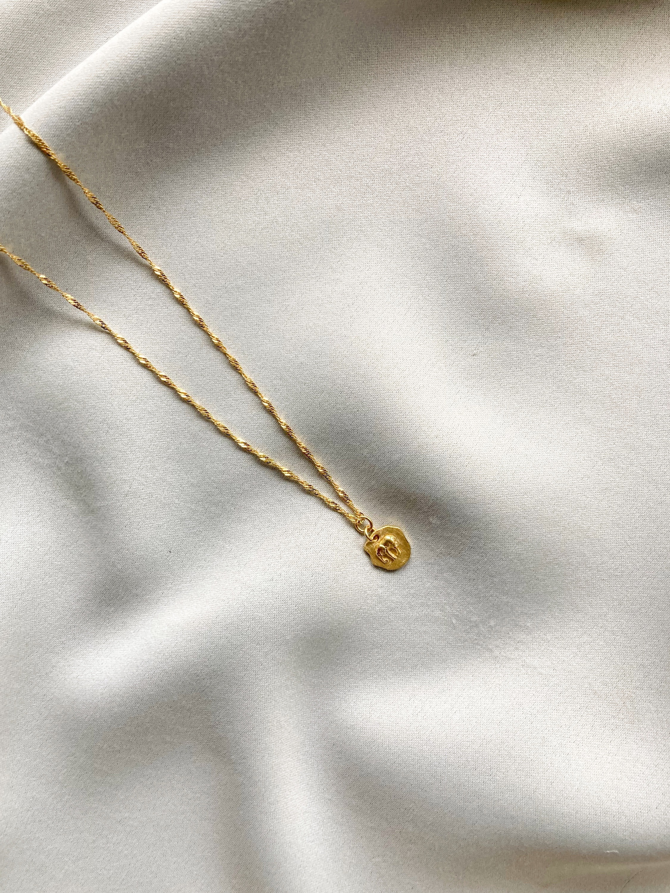Letters elephant pendant gold - 2