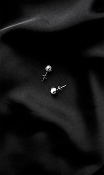 Pearl small stud ear Silver