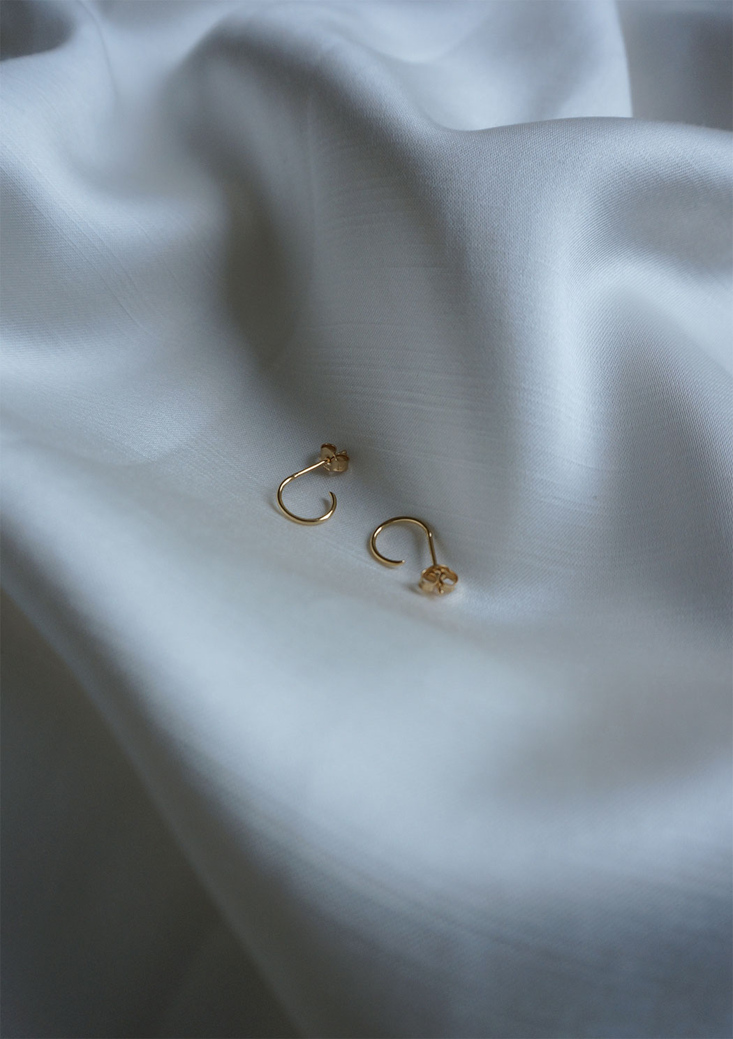 Two small round ear - Gold - 2