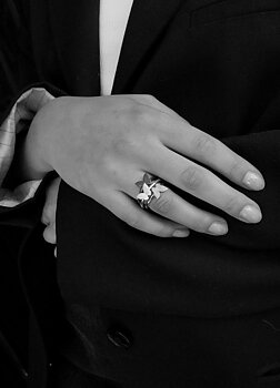Butterfly ring gold